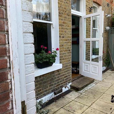 Richmond & Kew Gardens Cozy Garden Flat By The Pagoda ภายนอก รูปภาพ