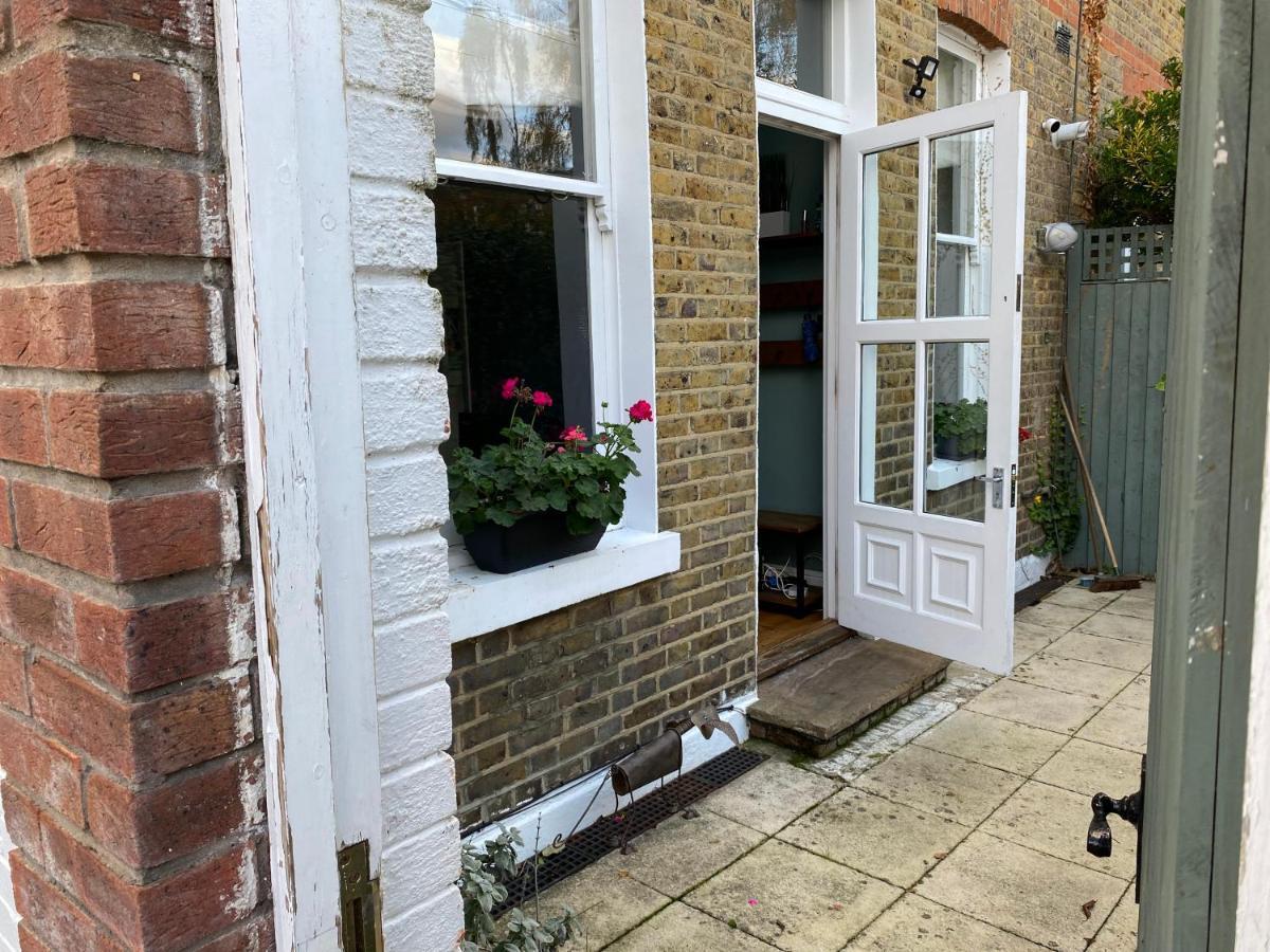 Richmond & Kew Gardens Cozy Garden Flat By The Pagoda ภายนอก รูปภาพ